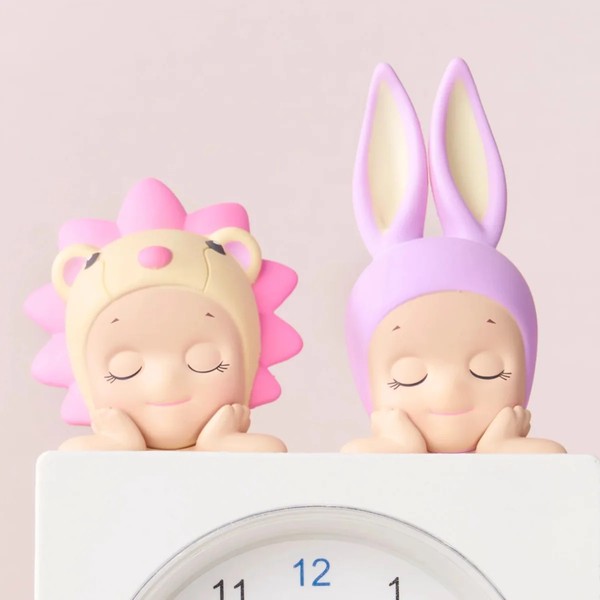 Dreaming Pastel Sleeping Eyes Phone Top Clinger
